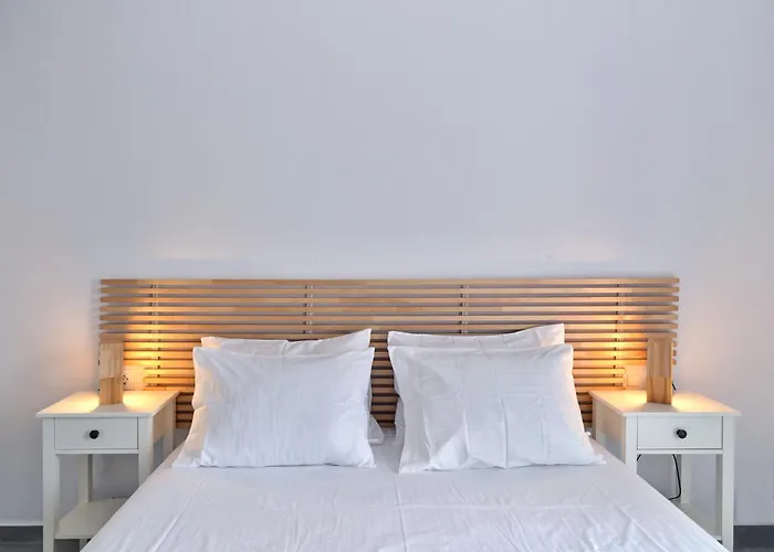 Nickevi * Naousa (Paros)