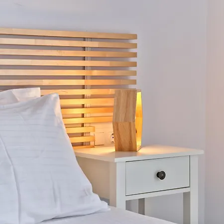 Nickevi Naousa (Paros)